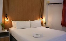 Albrook Inn